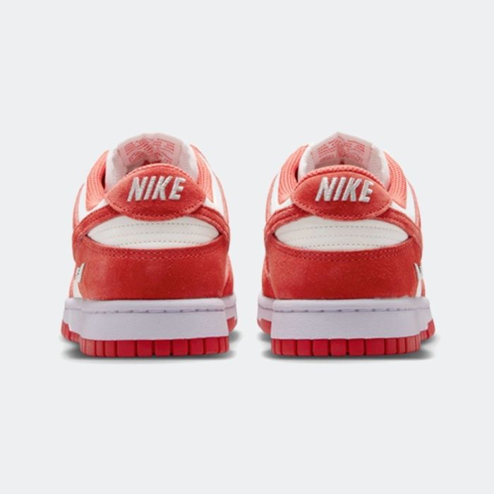 Wmns Nike Dunk Low Se