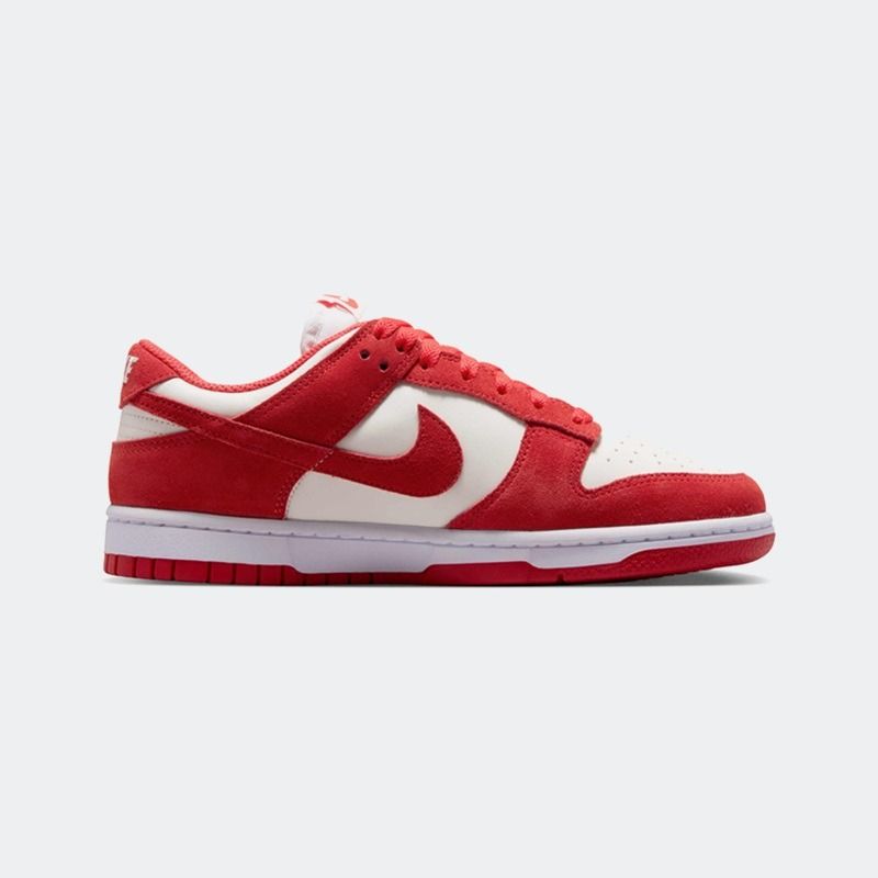 Wmns Nike Dunk Low Se